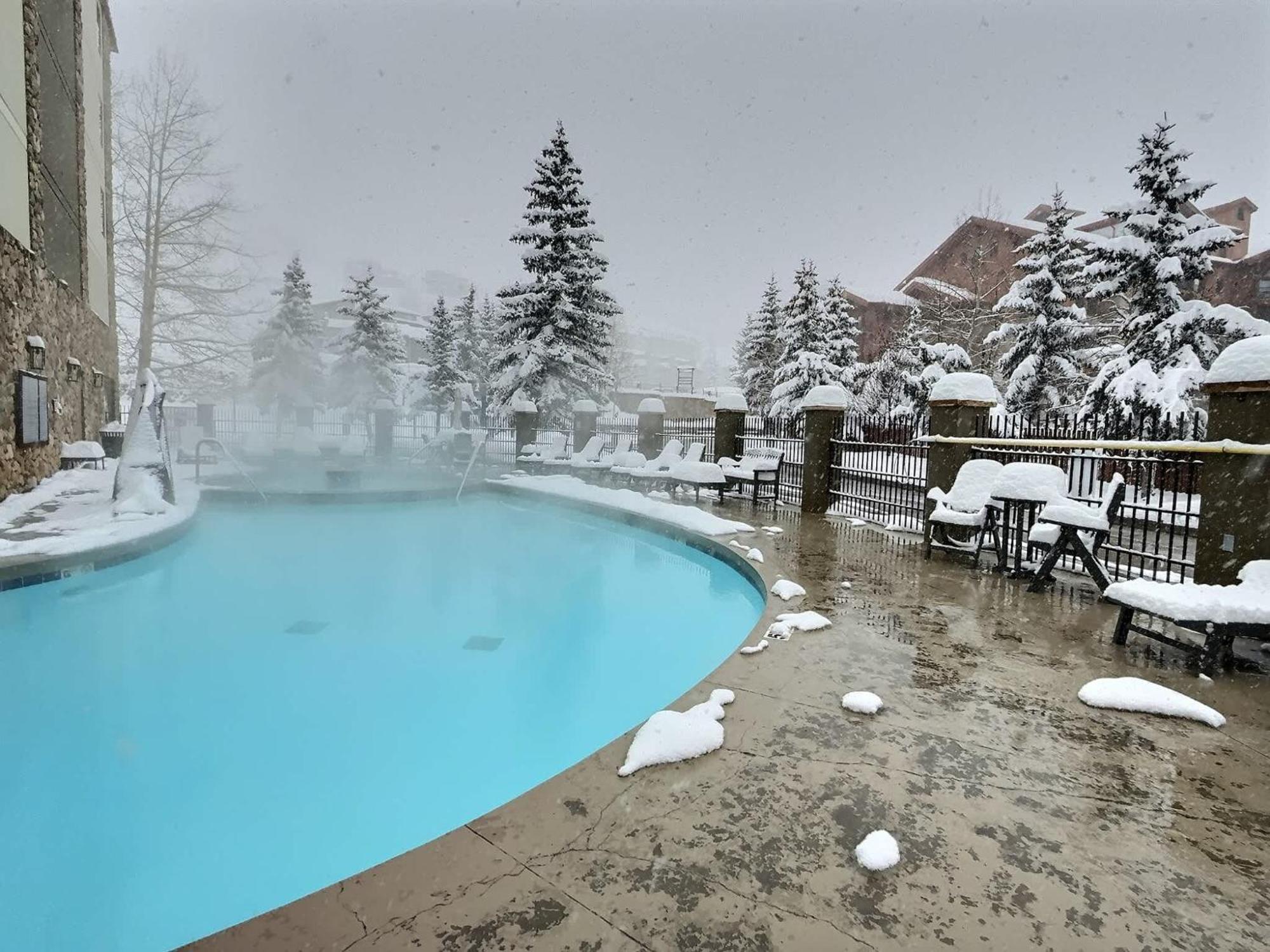 Studio 565 Perfect Location With Pool And Hot Tub 마운트크레스티드부트 외부 사진